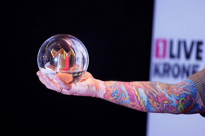 Kuddel von der Band Die Toten Hosen freut sich über die Auszeichnung in der Kategorie "Beste Band".