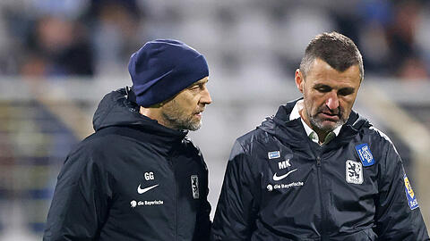 Sind mit der Leistung ihrer Mannschaft nicht zufrieden: Sport-Geschäftsführer Günther Gorenzel und Löwen-Coach Michael Köllner.