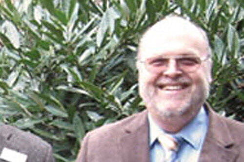 Post an Steuerberater Günther H. (kl. Foto) kann nicht mehr zugestellt werden. Er sitzt seit Freitag in U-Haft.