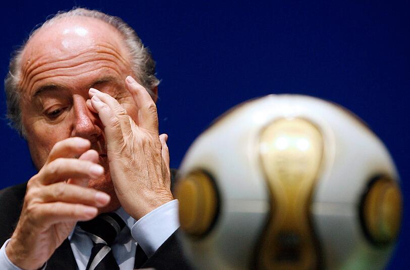 Am Ende wurde der Druck doch zu groß: Am Dienstag verkündete Sepp Blatter seinen Rücktritt als FIFA-Boss.