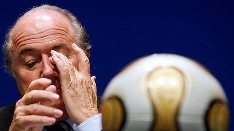 Am Ende wurde der Druck doch zu groß: Am Dienstag verkündete Sepp Blatter seinen Rücktritt als FIFA-Boss.