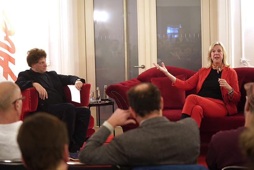 Katja Wildermuth im Gespräch mit Adrian Prechtel.