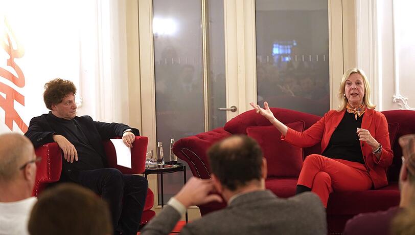 Katja Wildermuth im Gespräch mit Adrian Prechtel.