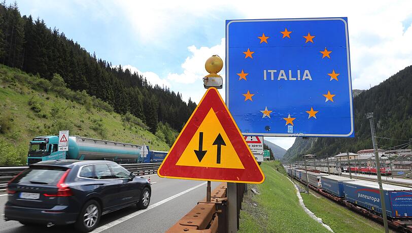 Der Grenzverkehr zwischen Italien und Österreich rückt vor der geplanten Brenner-Blockade in den Fokus. (Archivbild) Der Grenzverkehr zwischen Italien und Österreich rückt vor der geplanten Brenner-Blockade in den Fokus. (Archivbild)