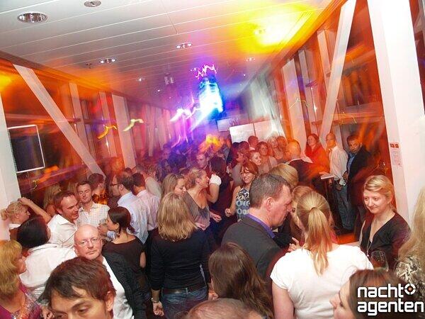&bdquo;After Work - über den Dächern von München&ldquo; in der Skylounge (Dienstag, 26.10.2011). Noch
mehr Fotos gibt es unter www.nachtagenten.de.