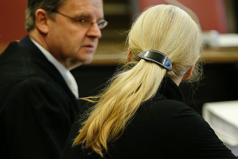 Das Gericht hat nur zwei Termine für den Prozess angesetzt, am 5. Februar wird schon das Urteil erwartet. Bei einer Verurteilung könnte es eine Geldstrafe geben, aber auch bis zu fünf Jahre Haft.