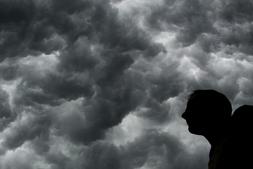 Es bleibt wechselhaft. Hier die Bilder vom Hitze-Gewitter in der Nacht zum Freitag.