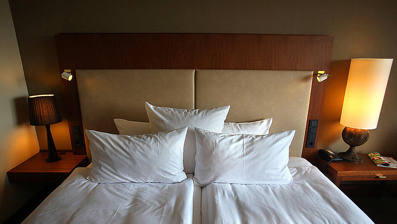 Ein Hotelbett in Köln. Ein Hotelbett in Köln.