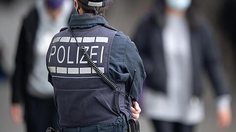 Die Münchner Polizei nahm den bewaffneten Mann im Hirschgarten fest. (Symbolbild)