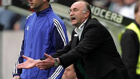 Aller Einsatz brachte nichts, seiner Ingolstädter steigen ab: Trainer Horst Köppel.