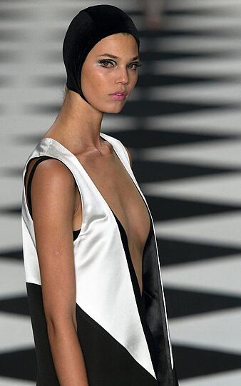 Gewagte Kleider und viel nackte Haut: Das ist die Fashion Week in Sao Paulo.