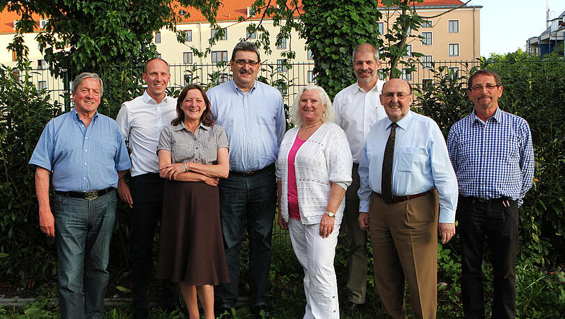 Der Vereinsvorstand: v.l.n.r.: Josef Kirchmeier, Andreas Bauer, Angelika Wehres, Peter Hausmann, Margit Meier, Peter Gloël, Lenz Pfäffl und Lothar Schmidt. Der Vereinsvorstand: v.l.n.r.: Josef Kirchmeier, Andreas Bauer, Angelika Wehres, Peter Hausmann, Margit Meier, Peter Gloël, Lenz Pfäffl und Lothar Schmidt.