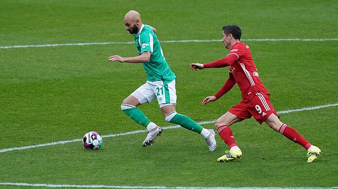 In der ersten Halbzeit testete Robert Lewandowski den Puma-Schuh.