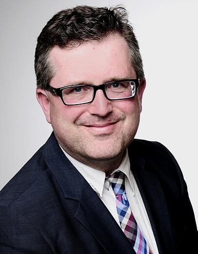 Prof. Dr. Hans Kudlich: "Das OLG München hat in seinem Beschluss selbst ein Bedauern zum Ausdruck gebracht, dass man nach geltender Gesetzeslage nicht anders entscheiden habe können, auch wenn das dem allgemeinen Rechtsempfinden nicht entspreche." Prof. Dr. Hans Kudlich: "Das OLG München hat in seinem Beschluss selbst ein Bedauern zum Ausdruck gebracht, dass man nach geltender Gesetzeslage nicht anders entscheiden habe können, auch wenn das dem allgemeinen Rechtsempfinden nicht entspreche."