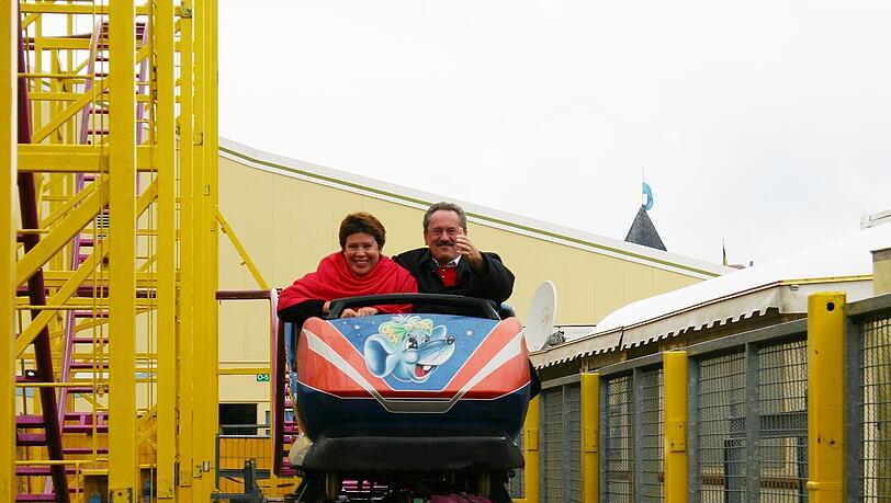 Ude mit der Lady Lord Provost in der Wilden Maus. Ude mit der Lady Lord Provost in der Wilden Maus.