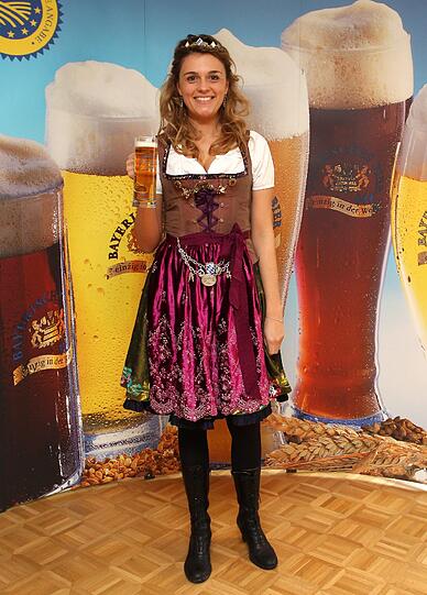 Jahrespressekonferenz der bayerischen Brauwirtschaft im Brauerhaus über die Entwicklung der Absatzzahlen 2011 . Bierkönigin Barbara Stadler.