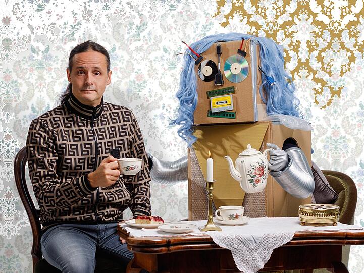 Intelligenter Kaffeklatsch mit Bastelroboter-Tante: Philipp Weber.