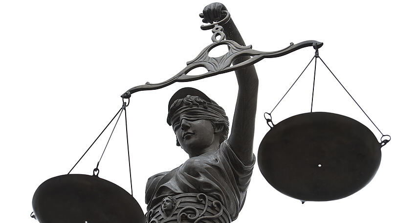 Der 20-Jährige muss sich wegen versuchten Mordes vor Gericht verantworten.