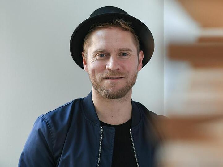 Den deutsche Popsänger und Songwriter Johannes Oerding zieht es nicht auf die Autokino-Bühne.