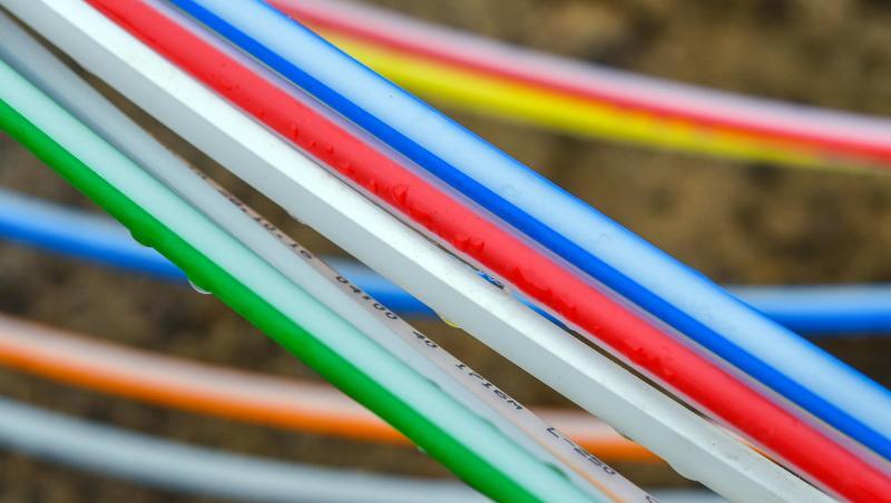 Leerrohre, in die Glasfaserkabel verlegt werden. Die Bundesnetzagentur will Investitionen in das Glasfasernetz erleichtern. Leerrohre, in die Glasfaserkabel verlegt werden. Die Bundesnetzagentur will Investitionen in das Glasfasernetz erleichtern.