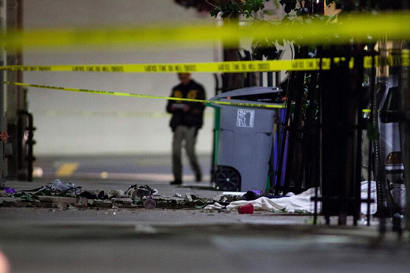 Bei einer Party in der kalifornischen Uni-Stadt Berkeley bricht ein Balkon ab. Sechs Studenten kommen dabei ums Leben.