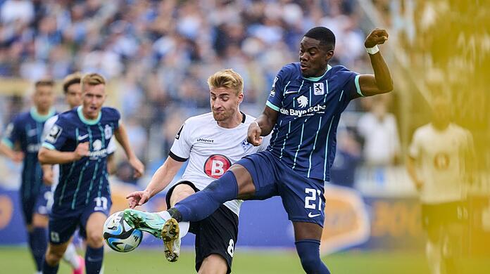 Blitzstarter: Gleich im ersten Spiel für Sechzig hat Neuzugang Leroy Kwadwo (r.) voll überzeugt sich damit erstmal einen Stammplatz gesichert.