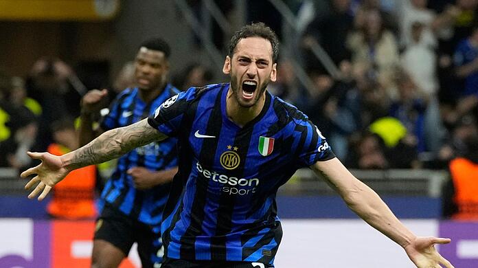 Torsch&uuml;tze zum 2:0 f&uuml;r Inter: Ex-Bundesliga-Profi Hakan Calhanoglu.