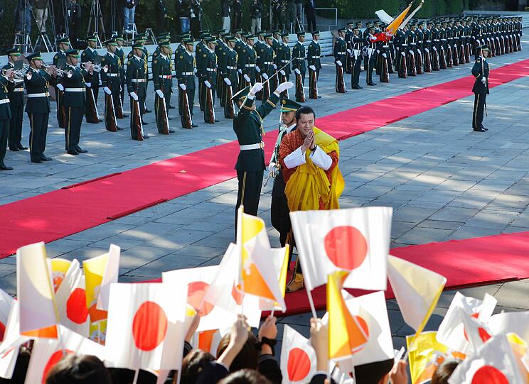 Jigme Khesar Namgyel Wangchuck, der König von Bhutan, besucht Japan. Die Bilder