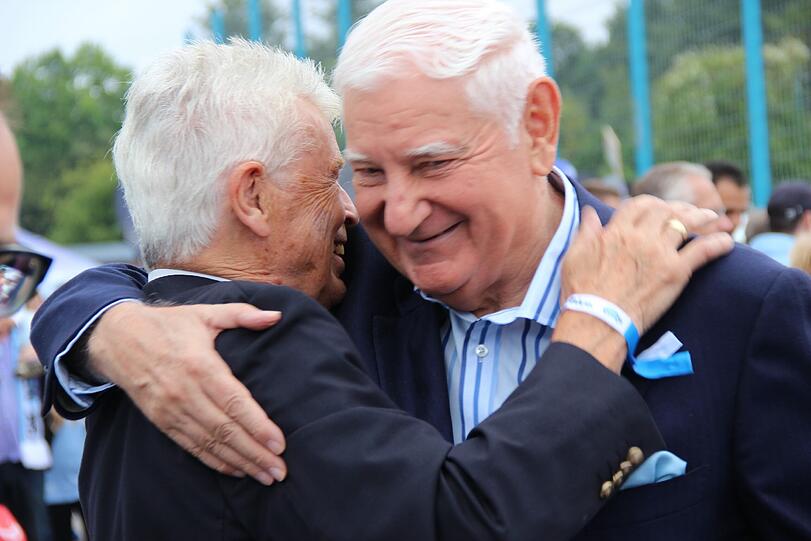 Herzlicher Empfang: Peter Radenkovic und Manfred Wagner.