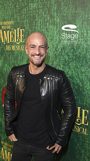 Modelagent Peyman Amin.
