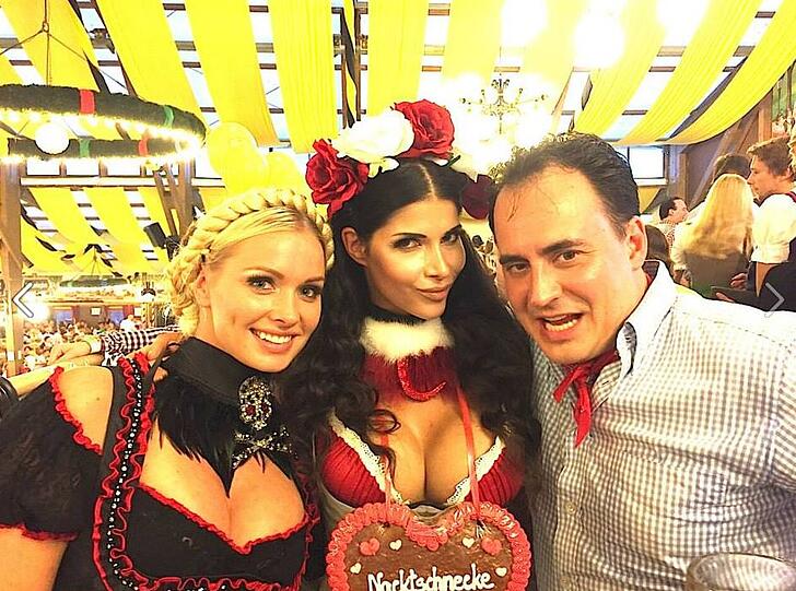 Micaela Schäfer auf dem Oktoberfest.