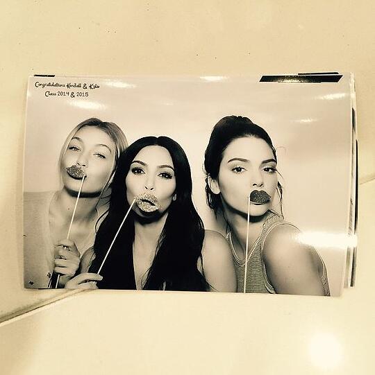 Das Supermodel mit ihren Freundinnen Kim Kardashian und Kendall Jenner