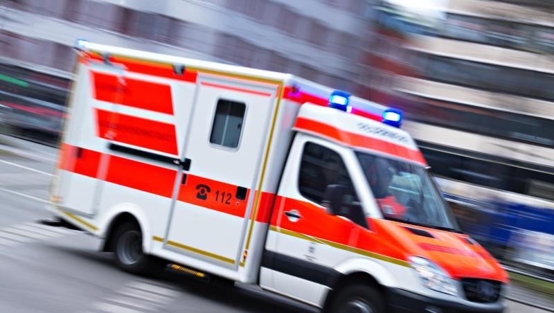 Ein Rettungswagen im Einsatz. Foto: Nicolas Armer/Archivbild Ein Rettungswagen im Einsatz. Foto: Nicolas Armer/Archivbild