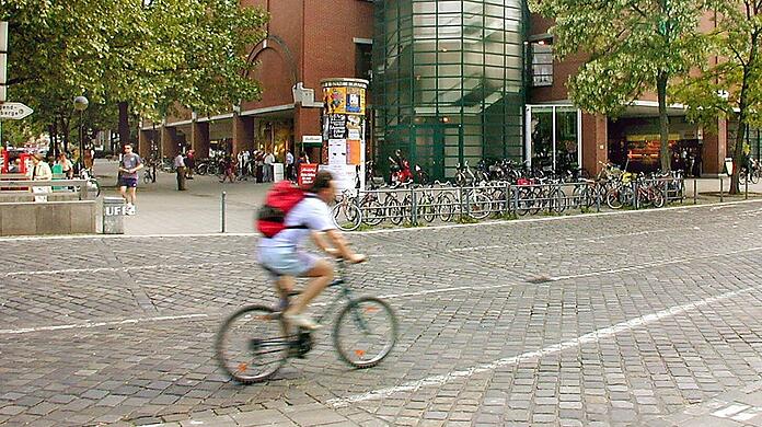 Wegen eines Verkehrskonzeptes am Rotkreuzplatz gibt's Ärger im Bezirksausschuss. (Archivbild)