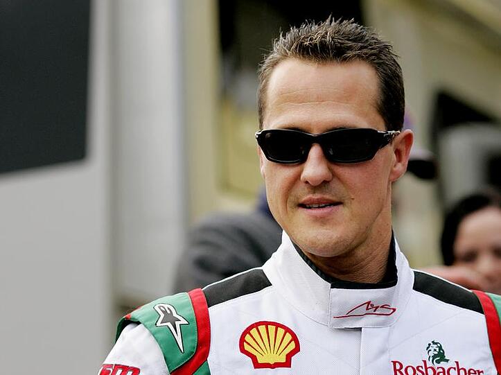 Startet er nun im Siberpfeil, oder nicht? Michael Schumacher.