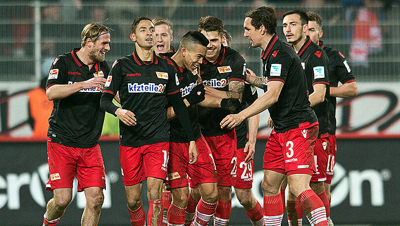 Der Ex-Löwe Bobby Wood (m.) jubelt – er erzielte den Siegtreffer für Union Berlin. Der Ex-Löwe Bobby Wood (m.) jubelt – er erzielte den Siegtreffer für Union Berlin.
