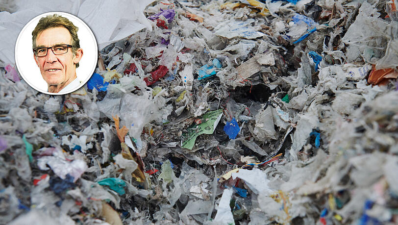 Das Verkaufsverbot betrifft vor allem Einwegartikel wie Trinkhalme aus Plastik, Watte- und Rührstäbchen für Kaffee, Plastikgeschirr sowie -bestecke und Ballonhalter. Also Produkte, die leicht aus anderen Werkstoffen hergestellt werden können. Das Verkaufsverbot betrifft vor allem Einwegartikel wie Trinkhalme aus Plastik, Watte- und Rührstäbchen für Kaffee, Plastikgeschirr sowie -bestecke und Ballonhalter. Also Produkte, die leicht aus anderen Werkstoffen hergestellt werden können.