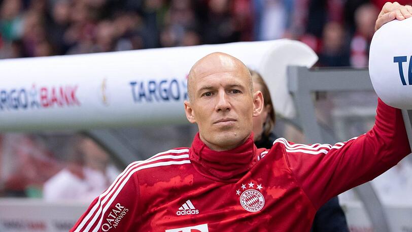ARJEN ROBBEN, OHNE NOTE: Zweiter Wechsel, das letzte Spiel des Holländers im Bayern-Trikot. Kam nach 73 Minuten für Gnabry, ging ein letztes Mal auf seine rechte Außenbahn. Ohne großen Einfluss aufs Spiel, aber mit Blick auf die zehn Jahre bei Bayern: Karriere-Note 1.