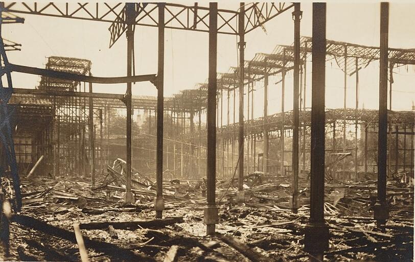 In der Nacht zum 6. Juni 1931 stand der Glaspalast in Flammen: 3000 Kunstwerke wurden vernichtet, darunter sämtliche 110 Gemälde der Ausstellung deutscher Romantiker. Brandursache: bis heute unklar.