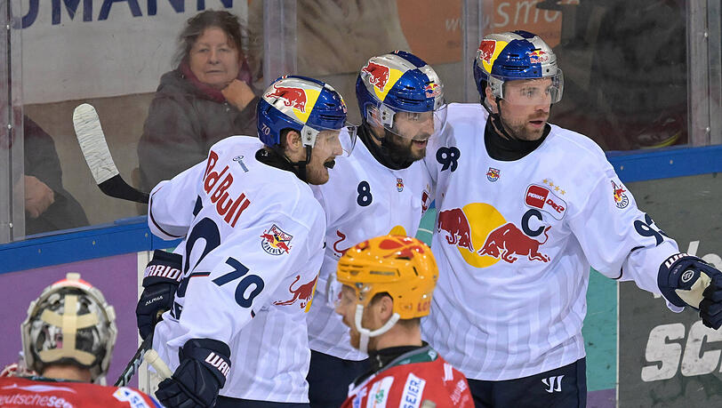 Der EHC jubelt gegen Bremerhaven.