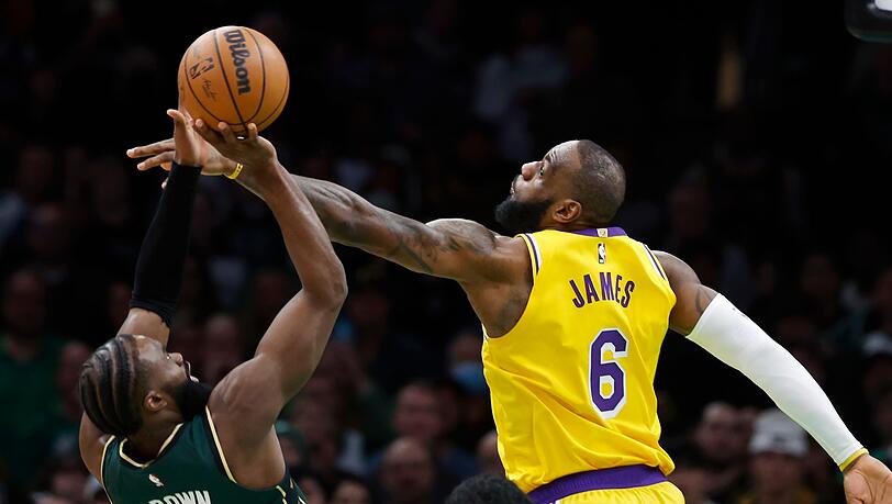 Lange Gegner, nun Kollegen: Jaylen Brown und LeBron James. (Archivbild) Lange Gegner, nun Kollegen: Jaylen Brown und LeBron James. (Archivbild)