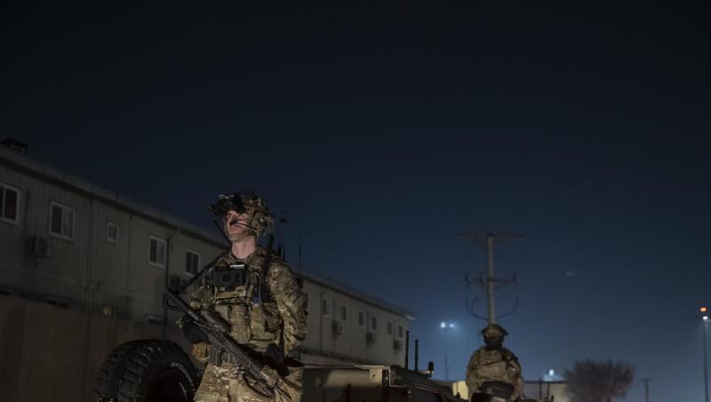 Bewaffnete US-Soldaten bei einem Überraschungsbesuch des US-Ex-Präsidenten Donald Trump in Bagram Air Field. Laut Regierungskreisen plant US-Präsident Biden den Abzug aus Afghanistan bis zum 11. September.