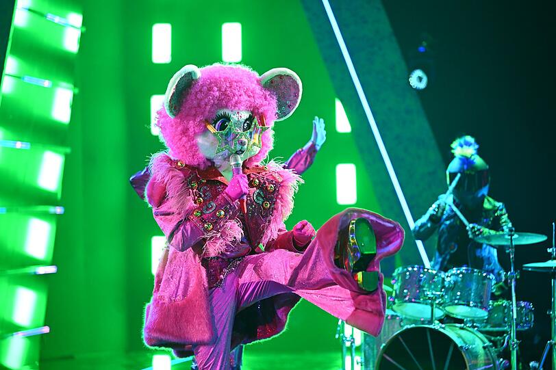 "Der größte Körperklaus bei 'The Masked Singer'"? So jedenfalls lobte Chris Tall den groovenden Groovy. "Der größte Körperklaus bei 'The Masked Singer'"? So jedenfalls lobte Chris Tall den groovenden Groovy.