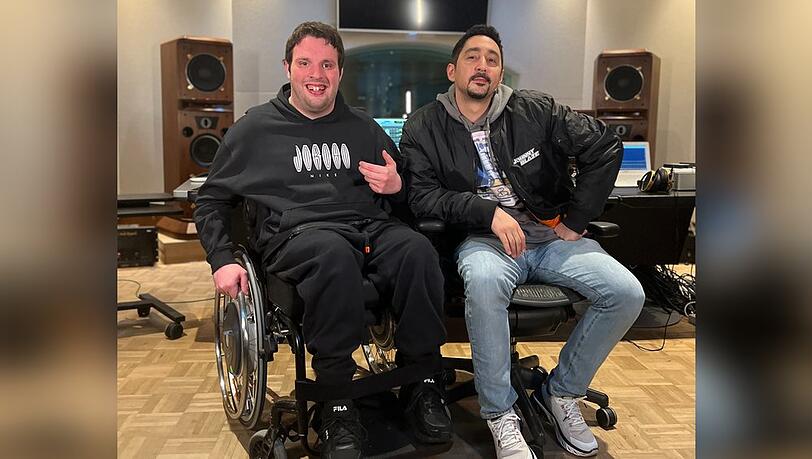 Haben beide voneinander gelernt: Rolling G (l.) und Eko Fresh im Studio.