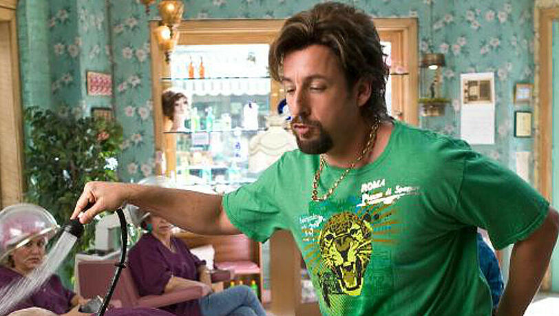 Der israelische Eliteagent Zohan Dvir (Adam Sandler) hat genug vom Töten Der israelische Eliteagent Zohan Dvir (Adam Sandler) hat genug vom Töten