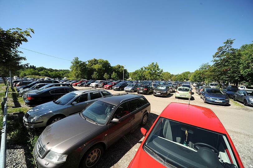 Auf dem Parkplatz von MAN sollen bald 290 Haushalte wohnen. Die Autos verschwinden in einem Parkhaus.