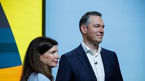 Commerzbank-Chefin Bettina Orlopp und Finanzvorstand Carsten Schmitt legen die Jahreszahlen f&uuml;r 2025 vor.