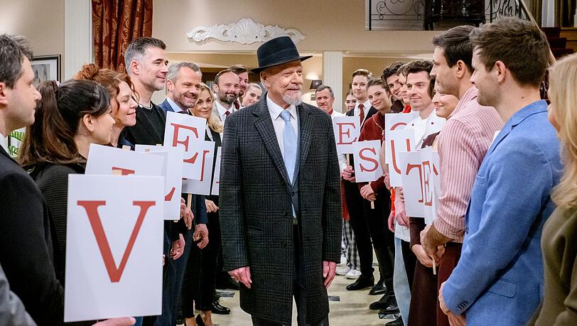 Dirk Galuba wird als "Werner Saalfeld" in "Sturm der Liebe" gro&szlig; verabschiedet.