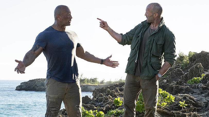 Dwayne Johnson alias Luke Hobbs (l.) und Jason Statham alias Deckard Shaw in "Fast & Furious: Hobbs & Shaw"