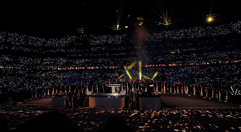Im Februar 2012 durfte Madonna bei der Halbzeit-Show des 46. Super Bowl Finales in Indianapolis auftreten. Hier sehen Sie die Bilder von der spektakulären Show!